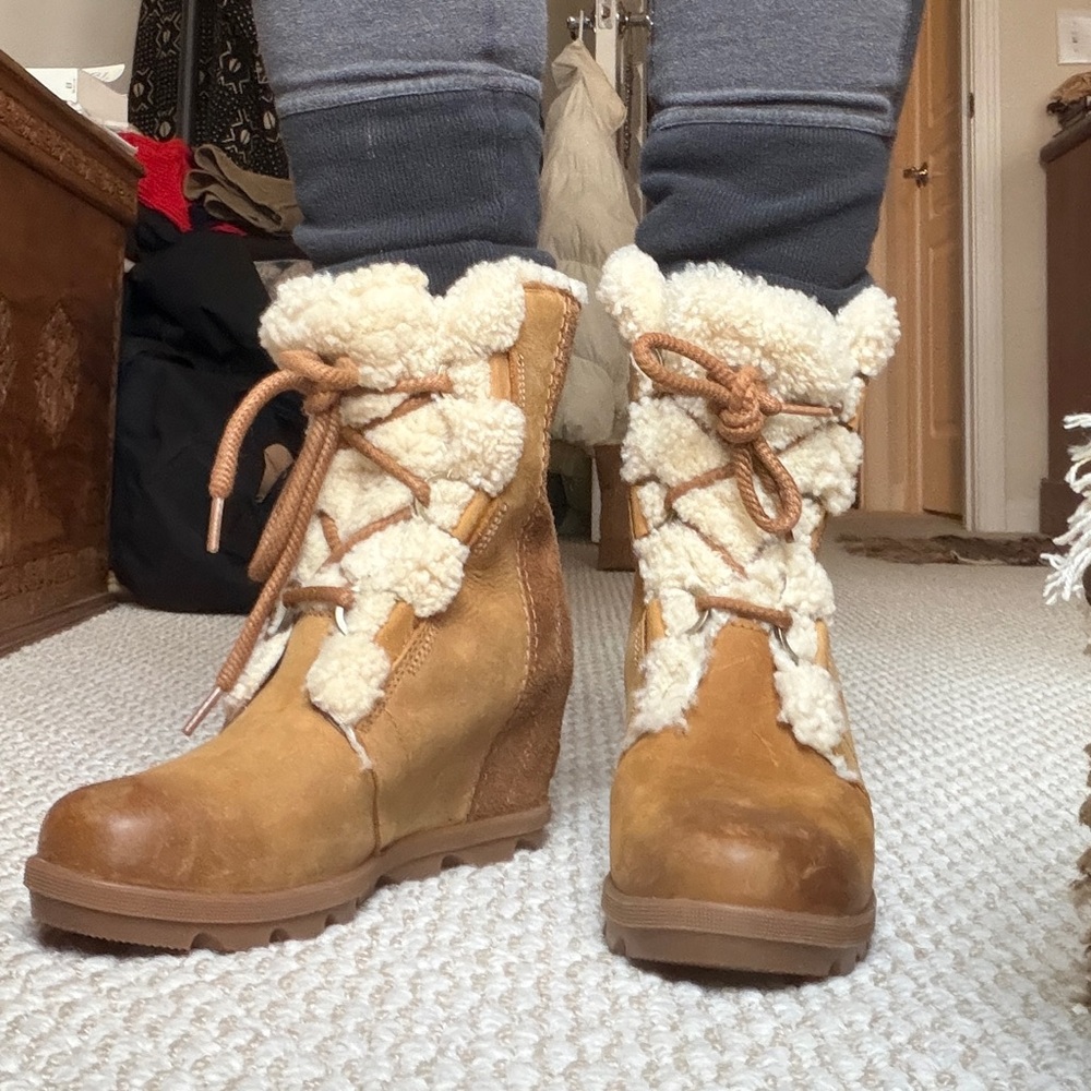 Sorel Tan and Cream Winter Boots